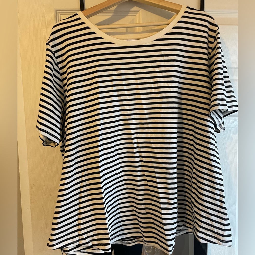 Universal Standard Tee Rex Plus Top - Black & Ecru Stripe - Sz XL (24/26W)